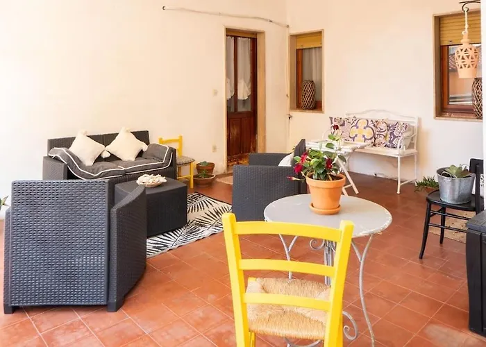 Casa Babylon, Bohemian Getaway